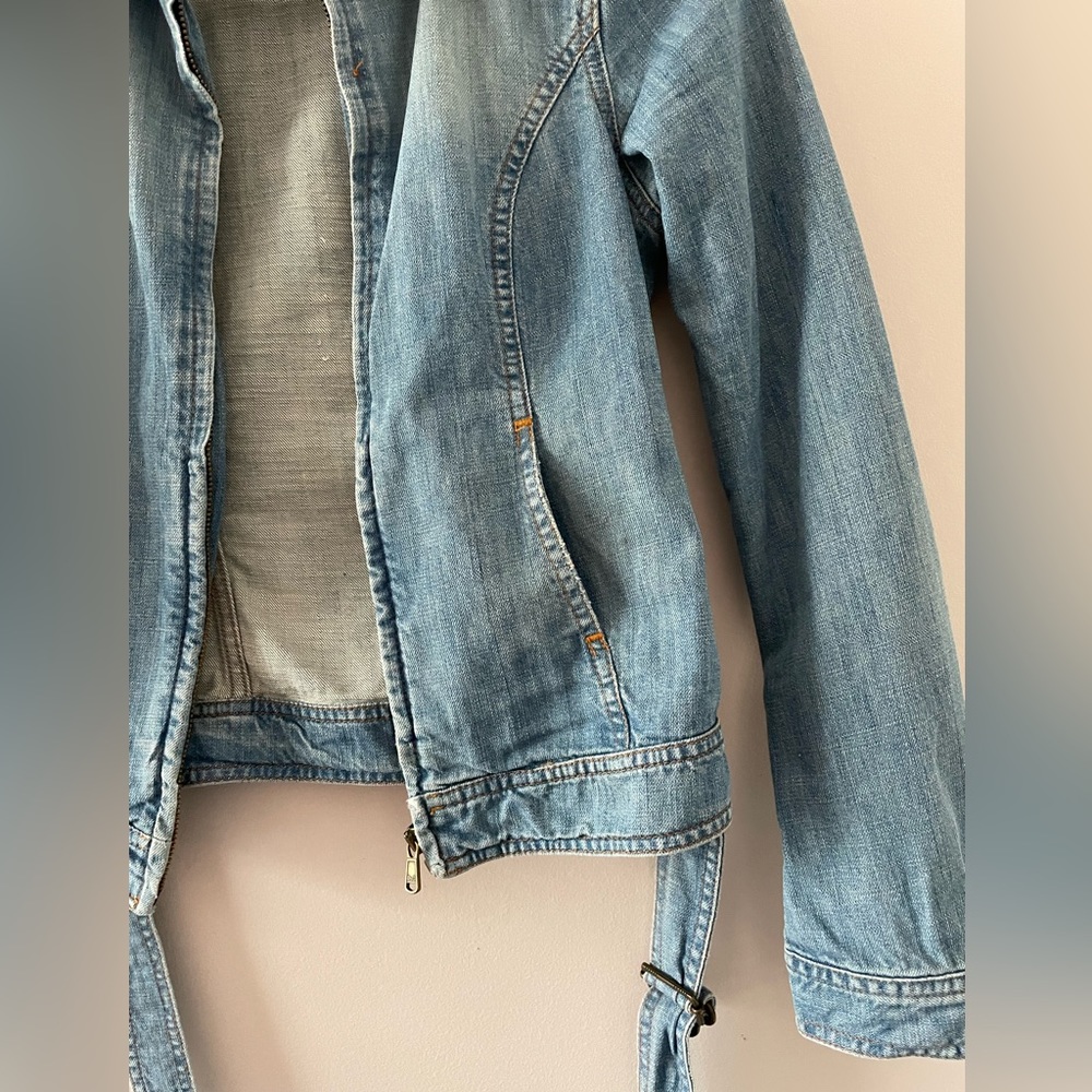 Vintage D&G Dolce & Gabbana Light Blue Denim Belted Jacket XS Y2K - Picture 14 of 14